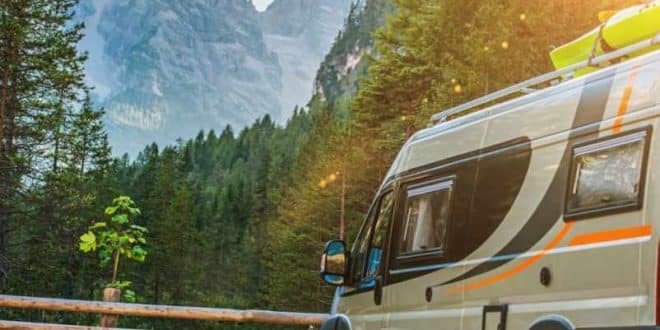 La liberté au volant : laissez-vous charmer par les Alpes suisses en camping-car