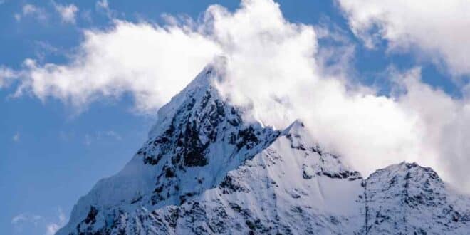 Quelle est la plus haute montagne du monde ?