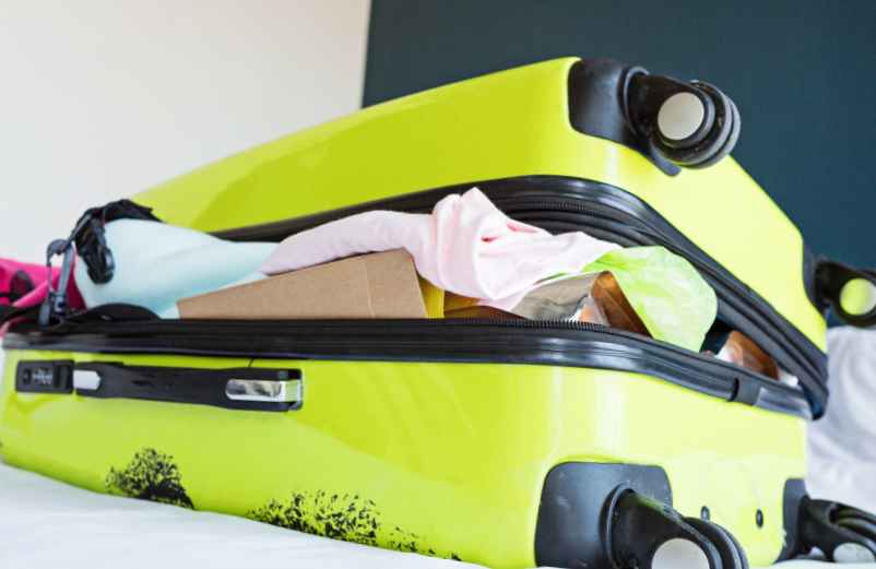 Quels vêtements essentiels faut-il emporter pour 1 semaine de voyage ?