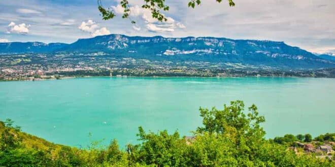 Les plus beaux lacs de France pour se baigner : notre sélection incontournable-LMAC