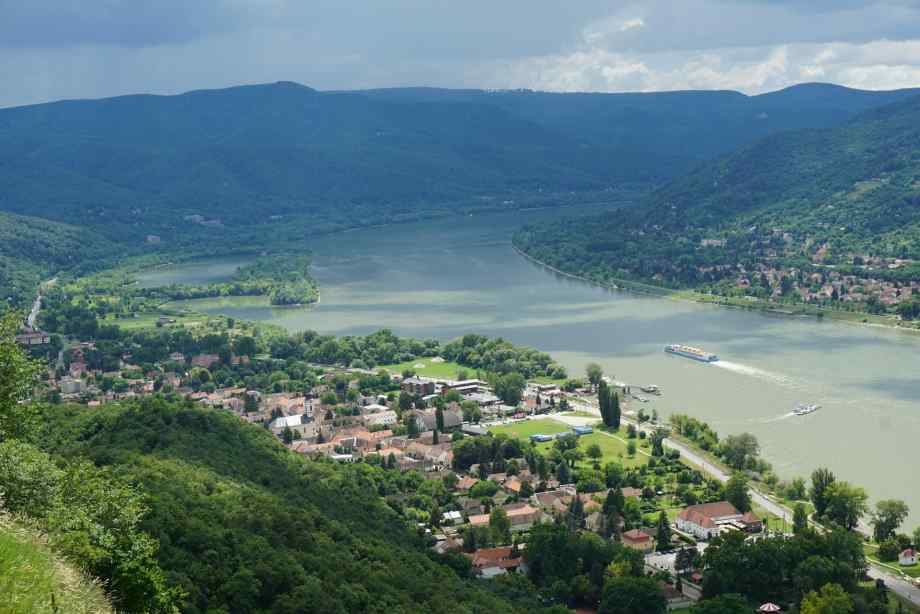 Que peut-on voir le long du fleuve Danube ?-LMAC
