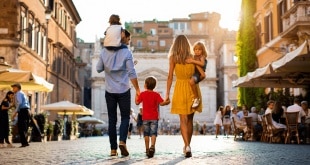 Hébergements            
            
    
        
            5 quartiers où dormir à Rome en famille        
        
            Envie d’un séjour inoubliable en famille à Rome ? Découvrez nos recommandations de quartiers !
