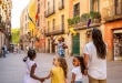 Hébergements
Où loger à Barcelone : top 5 des quartiers en famille
Découvrez nos 5 quartiers préférés de Barcelone pour un séjour inoubliable en famille ! Des ruelles bohèmes de Gràcia aux plages de Barceloneta, il y en a pour tous les goûts !