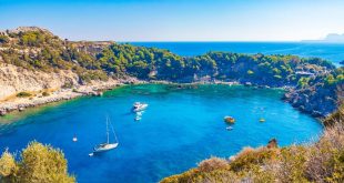 Admirez la magnifique crique de Quinn Bay ©Shutterstock