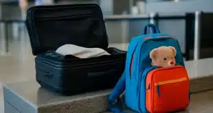 À quel âge peut-on prendre l'avion seul ?