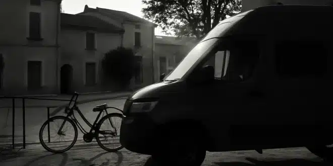 Cinq raisons de choisir un fourgon aménagé plutôt qu'un camping-car ou un van
