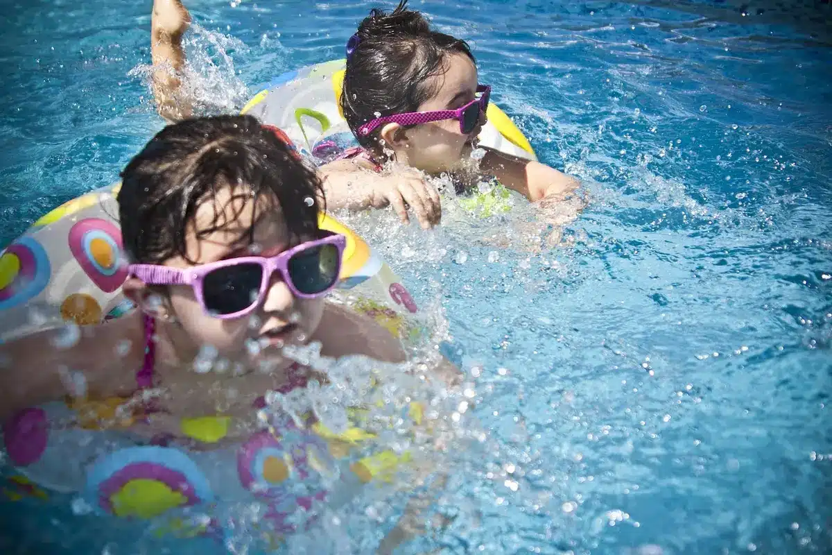Ateliers et activités pour enfants lors d'un festival en plein air