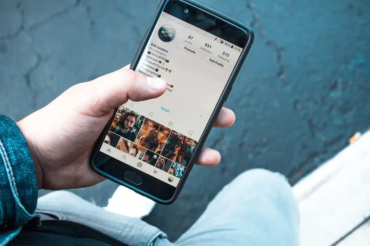 Écran d'application VPN montrant des options de connexion sur un smartphone